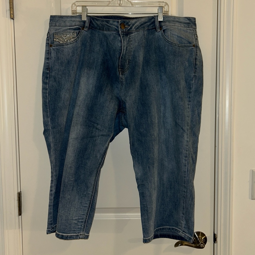 Avenue Denim Capri